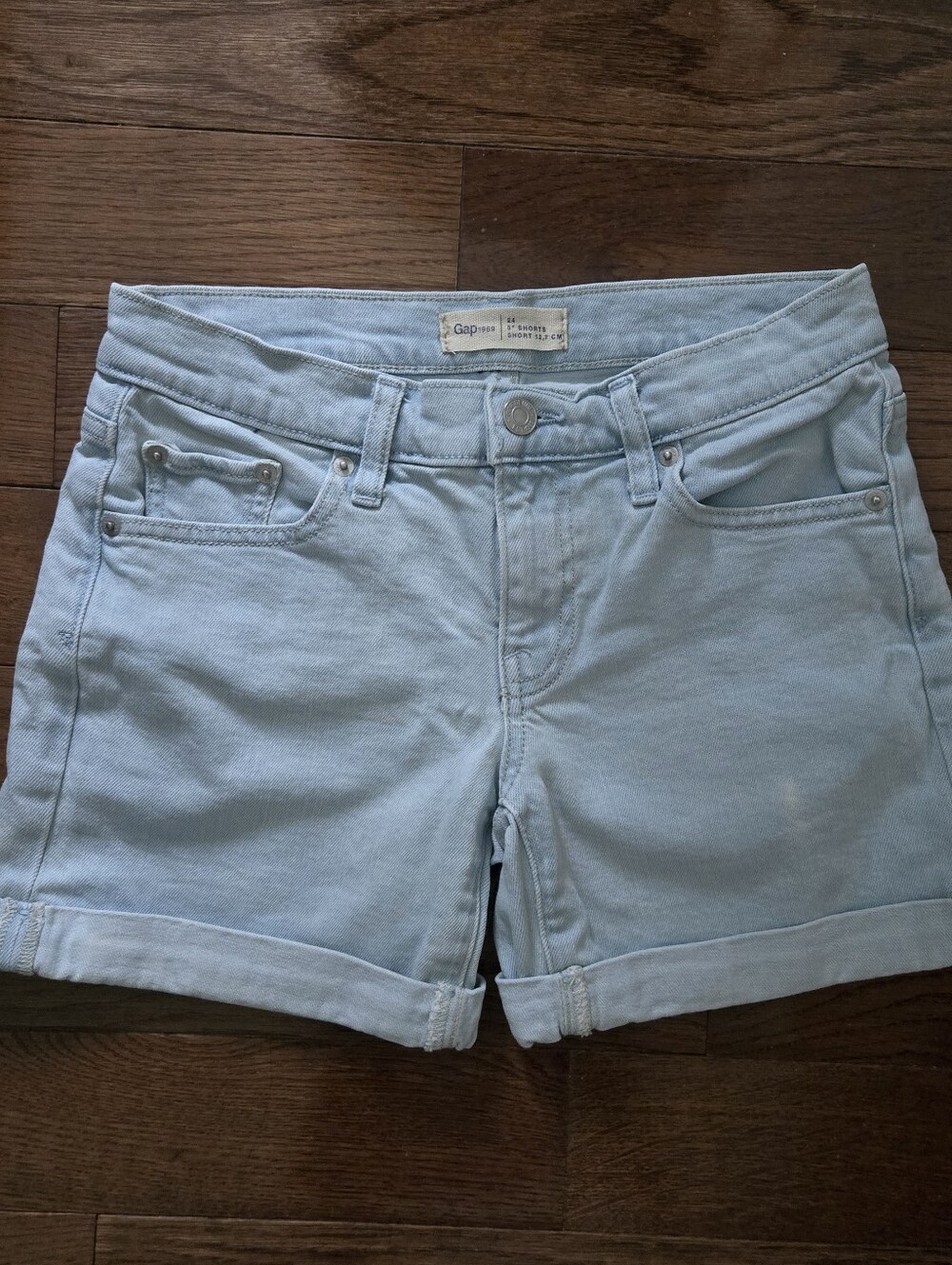Gap light blue denim shorts Size 24 regular